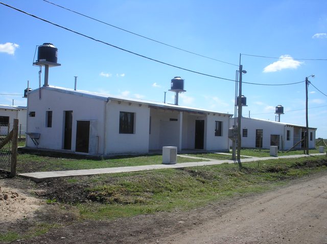 Barrio 20 Viviendas (Gral. Campos 2006)